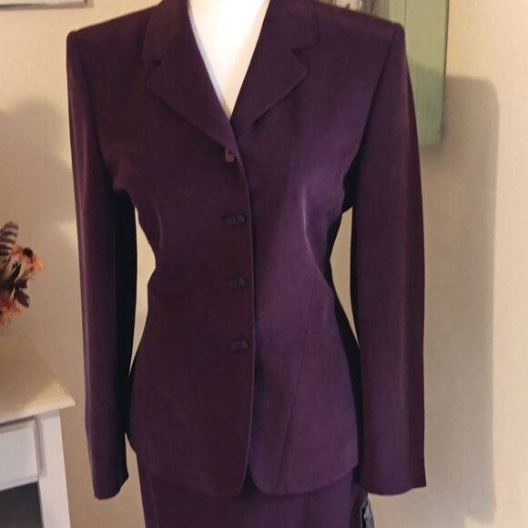 NWT Vintage  Kaspar Silk Suit. Career Professional,  Normcore - Picture 2 of 11